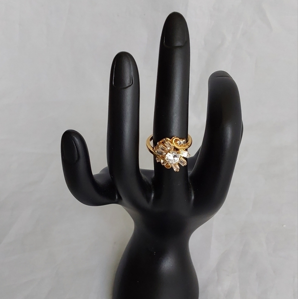 WOMEN'S SIZE 5‎ RING